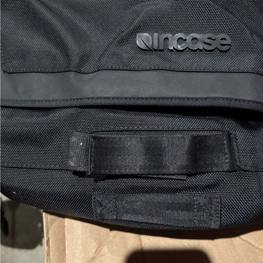 Incase Courier Collection Messenger Bag 2010 RARE VINTAGE - Picture 6 of 11